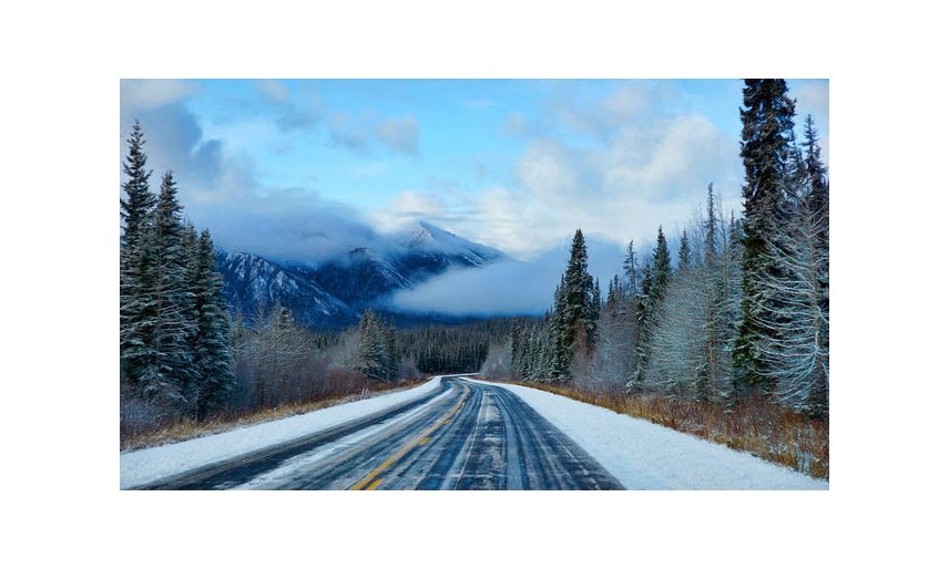 Winter street to the mountains