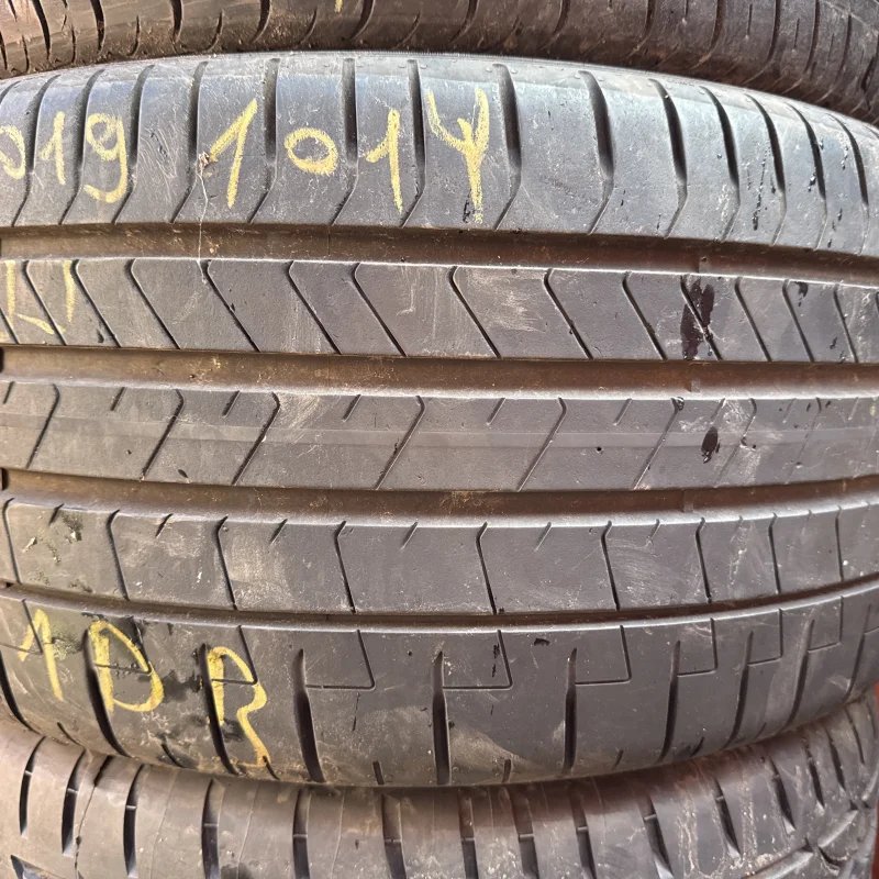 Pirelli P ZERO 275/40 R19