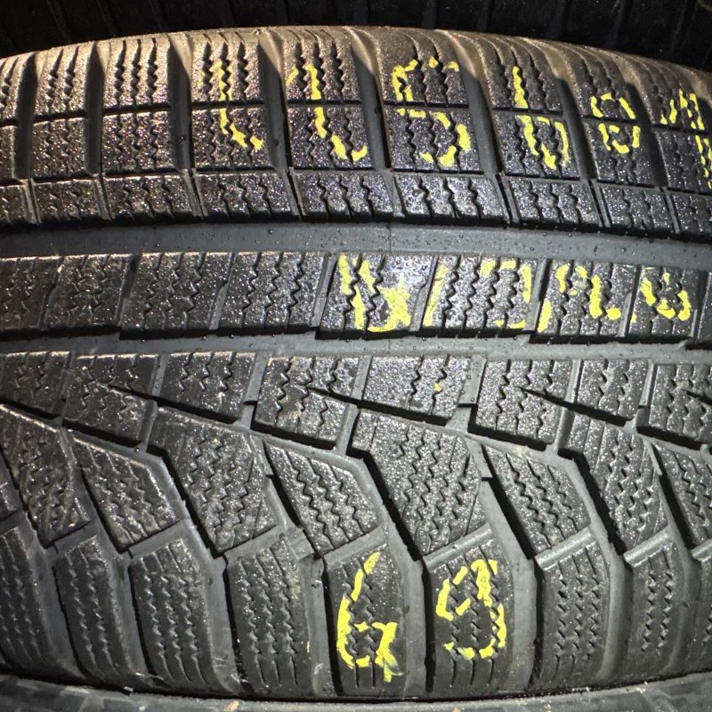 Hankook W320 225/60 R17