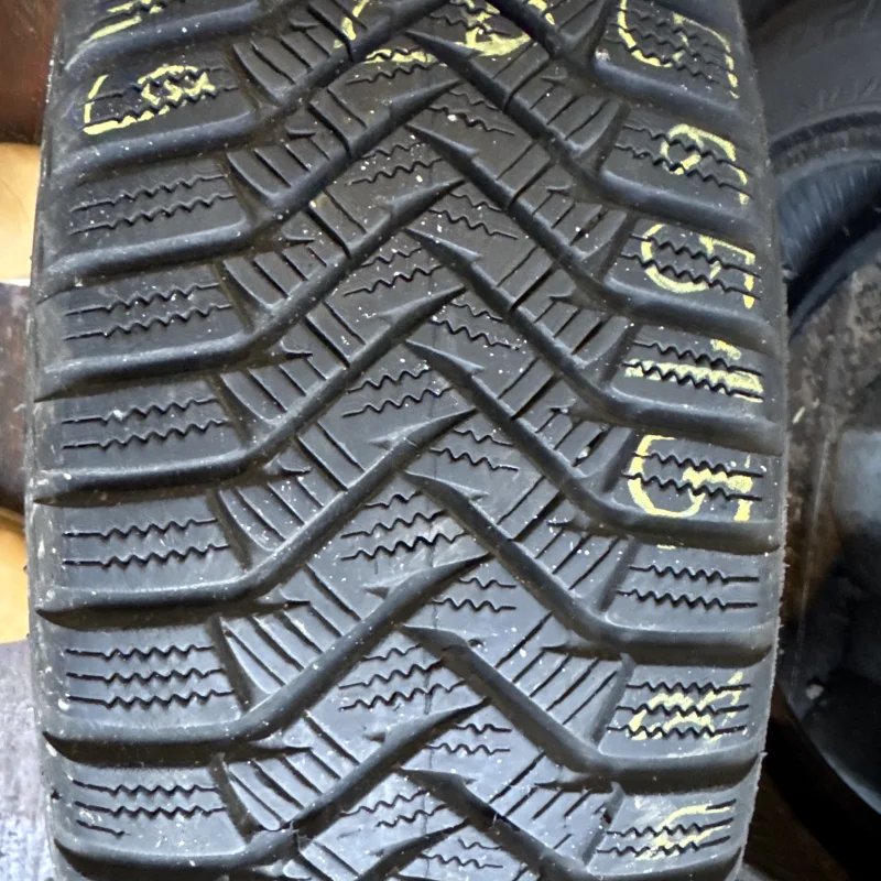 Laufenn I Fit+ LW31 175/65 R15