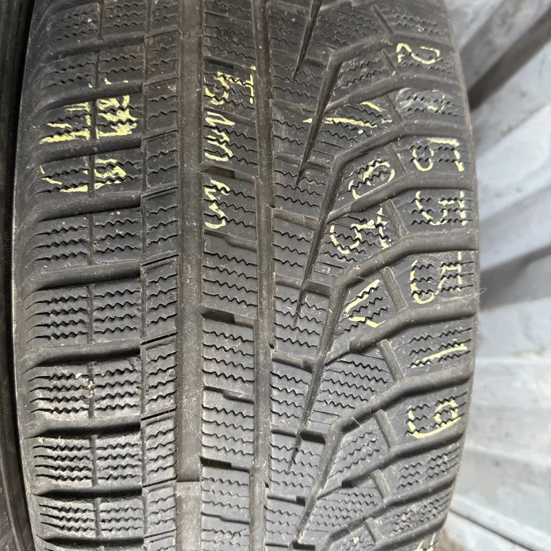 Hankook Winter i*cept evo2 W320A 235/55 R19