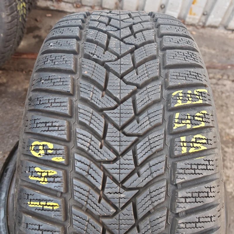 Dunlop SP Winter Sport 5 215/45 R18