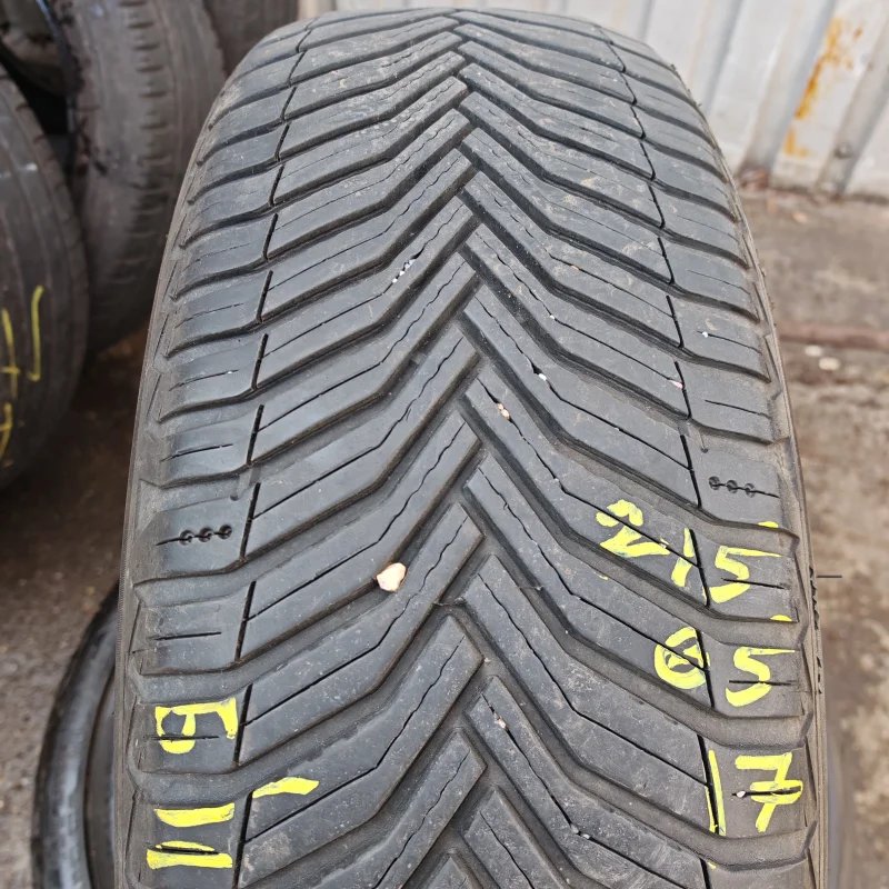 Michelin Crossclimate 2 215/65 R17