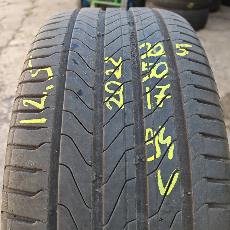 Continental UltraContact 225/50 R17