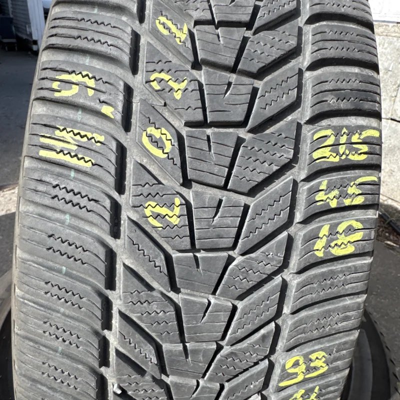 Hankook WINTER I CEPT EVO3 W330 215/45 R18